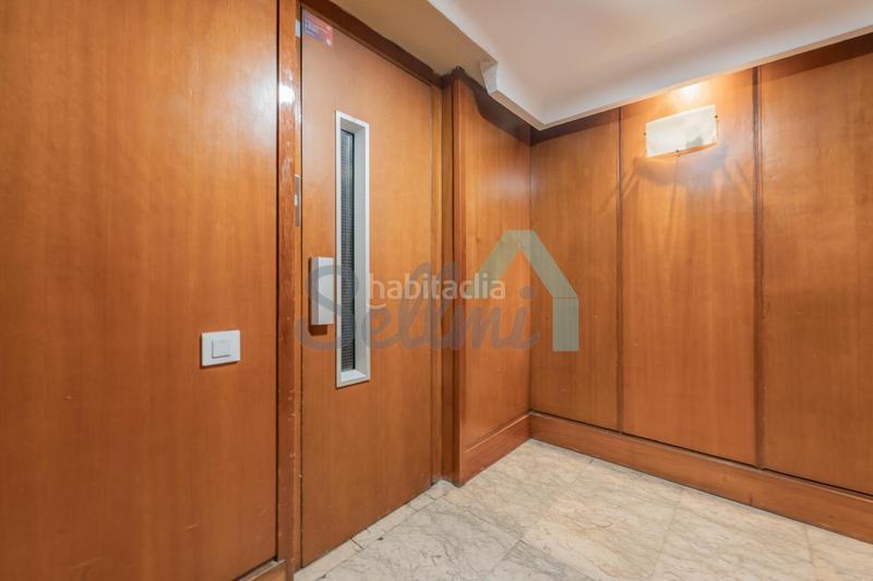 Foto 19c1e53d-f956-42aa-9fb0-51c65497d0c7. Etagenwohnung mit parking in Parque San Francisco - Uría Oviedo