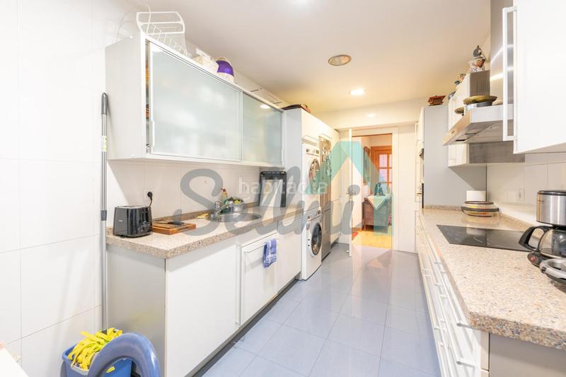 Foto 962bc06d-8daf-4bce-b60d-9218e1f95026. Etagenwohnung mit parking in Parque San Francisco - Uría Oviedo