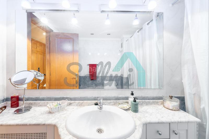 Foto f2ebeca1-3092-4ccd-976f-4f493c252abb. Etagenwohnung mit parking in Parque San Francisco - Uría Oviedo