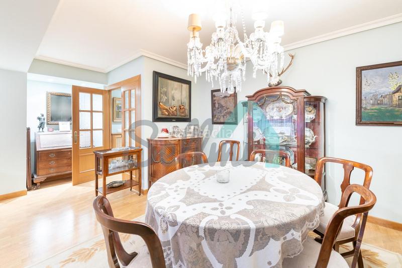 Foto 834b3070-eb33-4687-b82a-8947832d4f17. Flat with parking in Parque San Francisco - Uría Oviedo