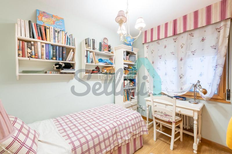 Foto 28d68993-c62b-43b1-be03-51bd55f438aa. Piso en Parque San Francisco - Uría Oviedo