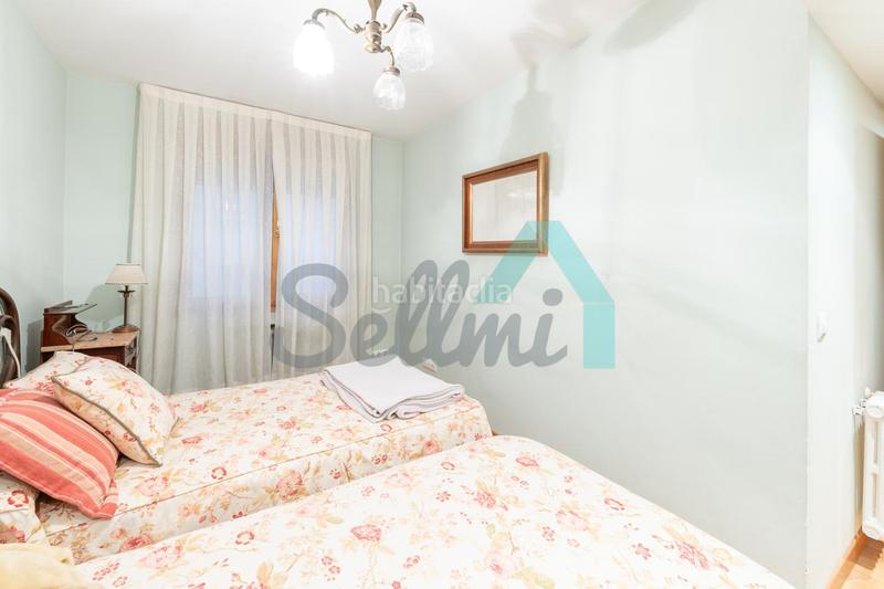 Foto a47282c4-aef5-4d93-b7c2-07cb19610c3c. Piso en Parque San Francisco - Uría Oviedo