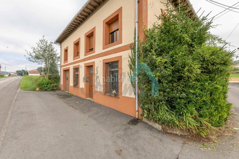 Foto 30a6ae7f-7bdb-4a13-acf2-8efedcbca66b. Casa con parcheggio in Salas