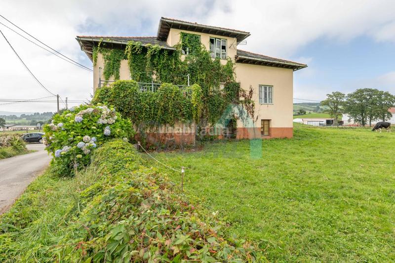 Foto 44f33e99-b047-41ea-b315-54ec446387b7. Casa con parcheggio in Salas