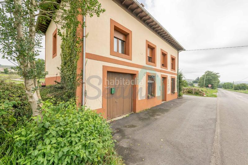 Foto 9934c106-d6b8-45e8-ad0b-71d4f25ccbb9. Casa con parcheggio in Salas