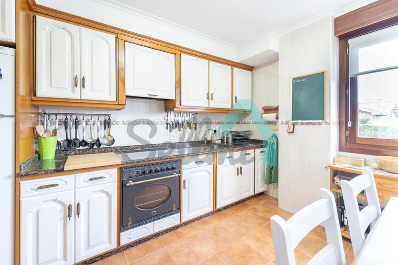 Foto 27b5061c-3312-4118-9796-116190763259. Ground floor with heating parking in Tapia de Casariego