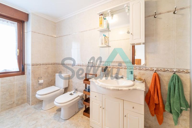 Foto 996b47f4-7848-44e4-899b-139ae7e21be8. Ground floor with heating parking in Tapia de Casariego