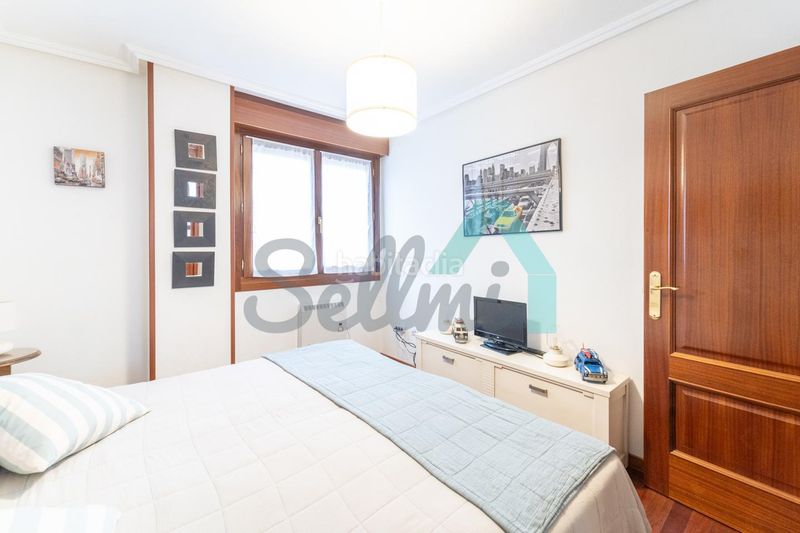 Foto e1bd2b4a-aa3d-4c15-bd71-47122ab52926. Ground floor with heating parking in Tapia de Casariego
