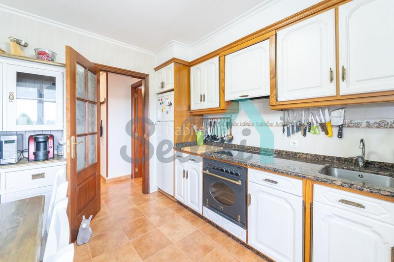 Foto ed413cc6-e145-4ec2-9d5e-7d398bb7bc2f. Ground floor with heating parking in Tapia de Casariego