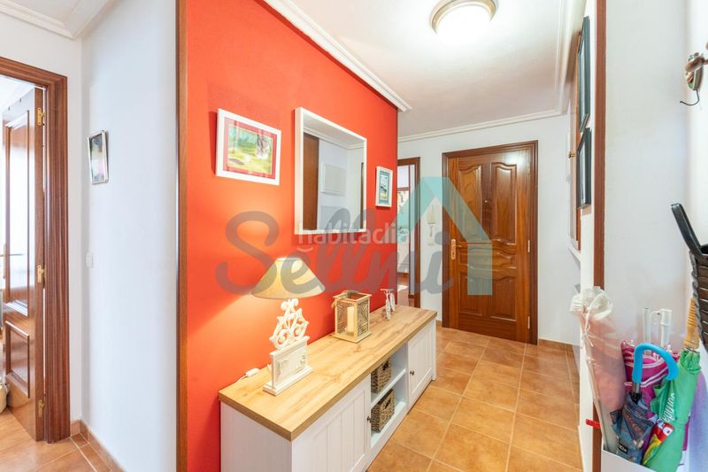 Foto f8dbf1d9-3441-4049-9103-7a9ce610b63a. Ground floor with heating parking in Tapia de Casariego
