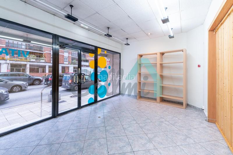 Foto aee8622d-7c3d-4c8c-80b1-6b8fd1b9bfcc. Rent business premise in Plaza de América Oviedo