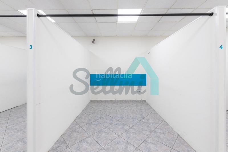 Foto a42c9b24-7a13-466d-83eb-365c186a7681. Lloguer local comercial a Plaza de América Oviedo