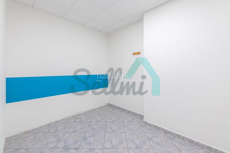 Foto df1c36f9-c86b-4416-bf5a-4a33c8e07e2b. Lloguer local comercial a Plaza de América Oviedo