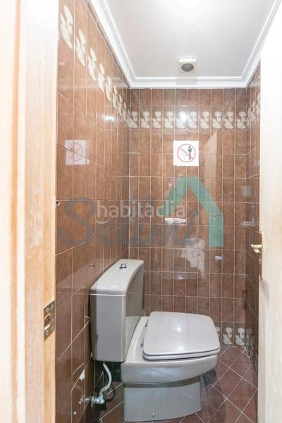 Foto 78d0627c-5d6c-4fcf-851e-c4b3f612fe2d. Location local commercial dans Plaza de América Oviedo