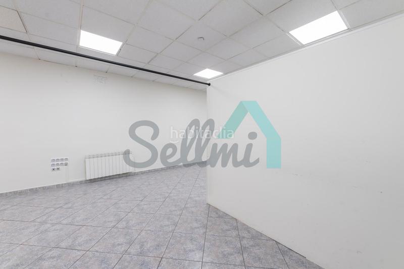 Foto 949712a8-8065-4d25-ad97-49005297b542. Location local commercial dans Plaza de América Oviedo