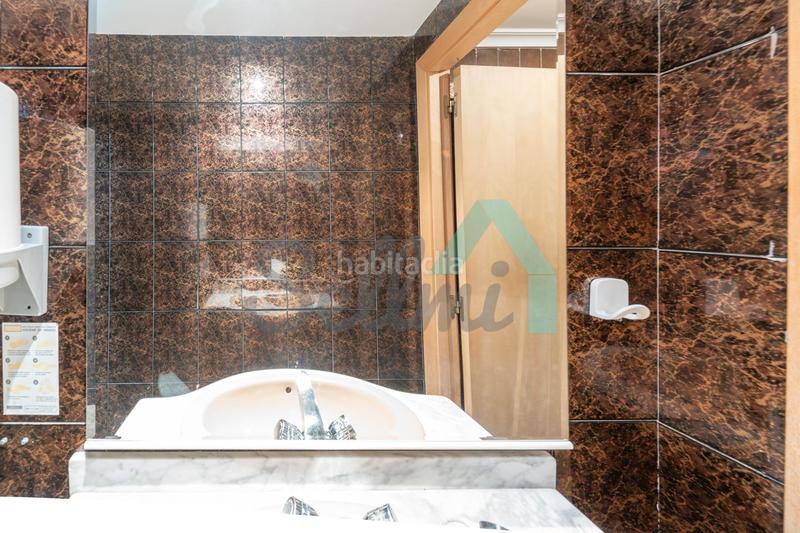 Foto c33be427-07a3-4bca-8eae-90ddc8d03938. Location local commercial dans Plaza de América Oviedo