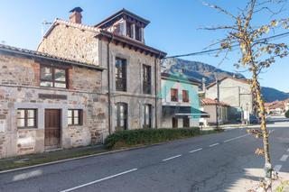 Casa adossada  As-117