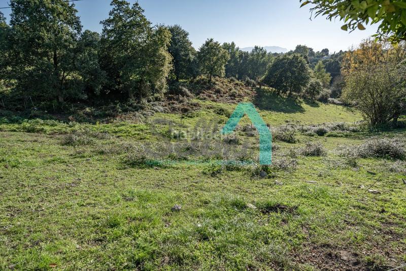 Foto fec7ac60-d3c9-4dbf-b095-0050a38b98ab. Terreny residencial a Parroquias Sur - La Manjoya Oviedo