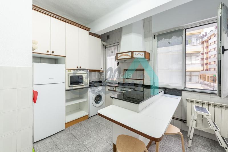 Foto 5bef4ed2-78e3-43a3-a3e8-879831309897. Rent flat with heating in Ciudad Naranco - Prados de La Fuente Oviedo