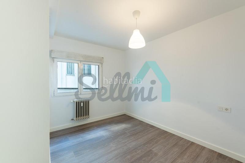 Foto 12d6f749-35f7-4ef6-ba67-a0cbd3e67ab1. Etagenwohnung mit heizung in Milán - Pumarín Oviedo