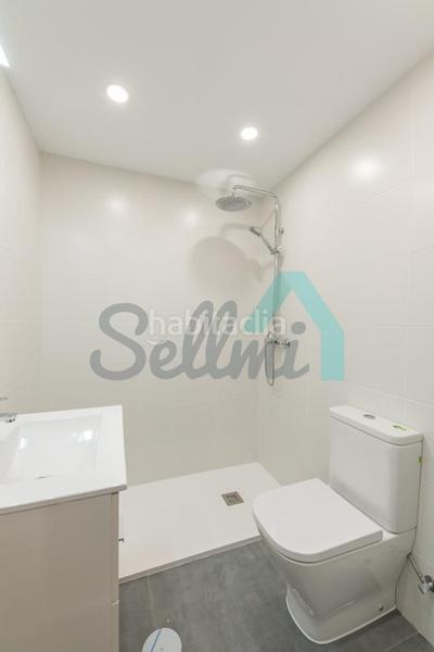Foto 1aa1b318-088a-4032-943d-38e2d0cbff6b. Etagenwohnung mit heizung in Milán - Pumarín Oviedo