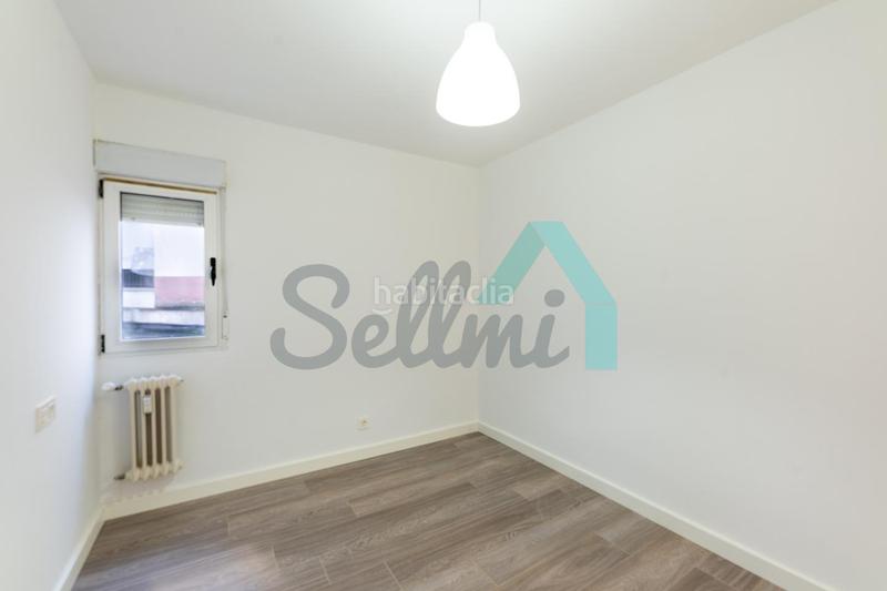 Foto 3c5a0906-592d-49c8-9be8-31ad76a29d62. Etagenwohnung mit heizung in Milán - Pumarín Oviedo