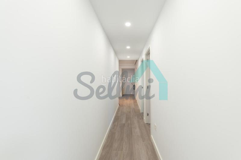 Foto 53ea323c-3b33-4bb6-8776-e7658b56449d. Etagenwohnung mit heizung in Milán - Pumarín Oviedo
