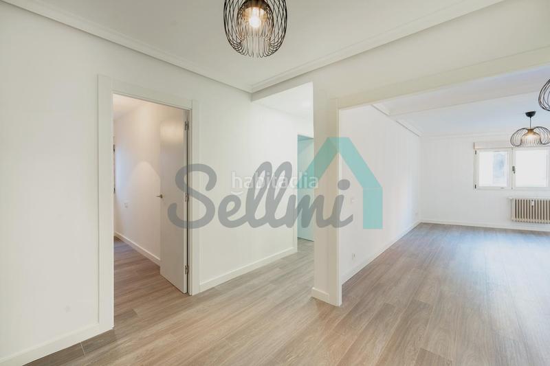 Foto 57fcd905-5169-4651-8300-8cfa41d04a4a. Etagenwohnung mit heizung in Milán - Pumarín Oviedo