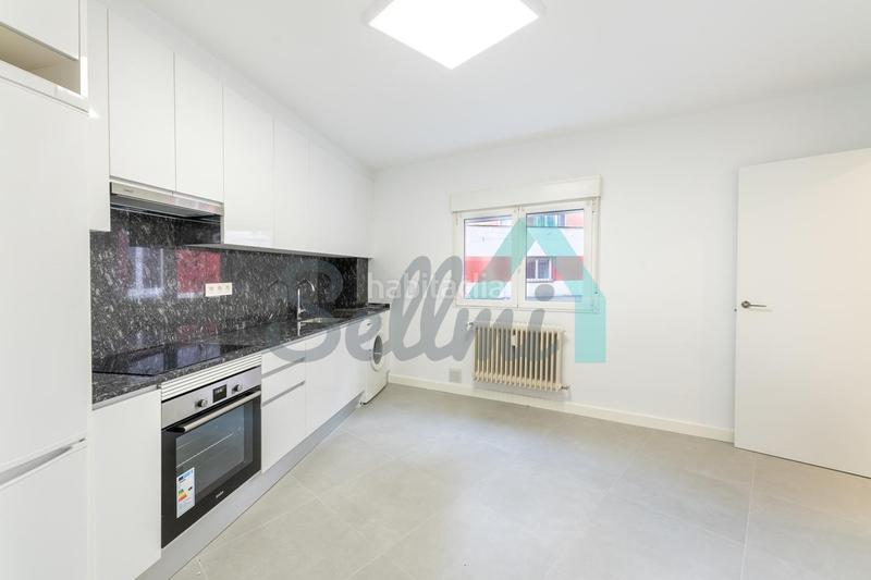 Foto 6e9e2d9f-55be-4ee2-a8b6-78e1e943d3cb. Etagenwohnung mit heizung in Milán - Pumarín Oviedo