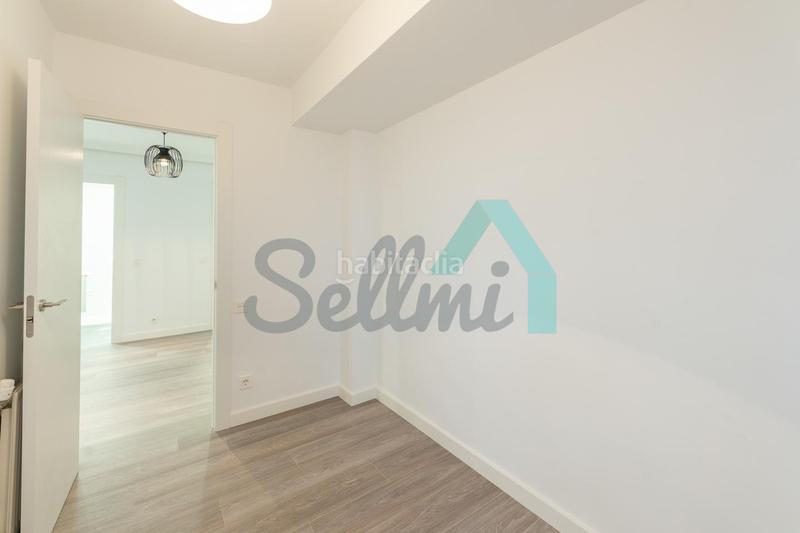 Foto 9aec2ce7-3166-4b31-90d1-d5c33d8ffa67. Etagenwohnung mit heizung in Milán - Pumarín Oviedo