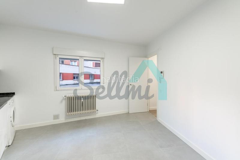 Foto c8a6afe8-d36a-4498-bf95-89c0ab84c08f. Etagenwohnung mit heizung in Milán - Pumarín Oviedo