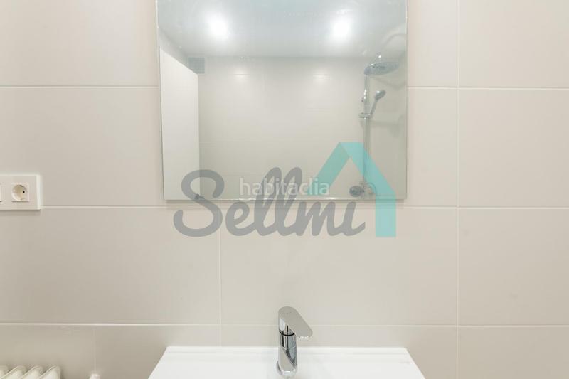 Foto d4ab0cb5-cb5d-4bb3-b459-8372ec8f4b83. Etagenwohnung mit heizung in Milán - Pumarín Oviedo