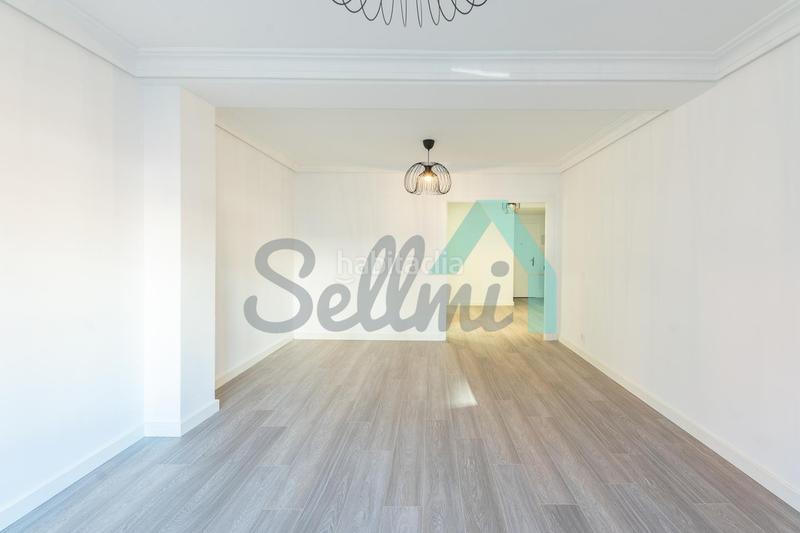 Foto dbf3ed9e-0230-4b82-9801-e2989b6c7eef. Etagenwohnung mit heizung in Milán - Pumarín Oviedo