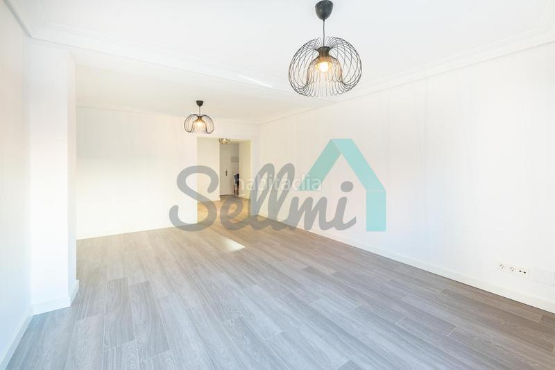 Foto e1547d3e-9fd7-46c5-8049-9ee2826ee6a2. Etagenwohnung mit heizung in Milán - Pumarín Oviedo