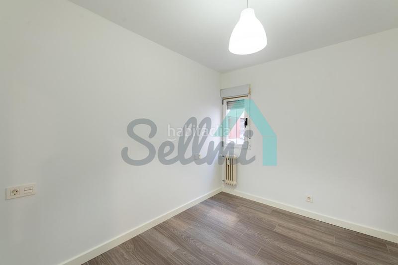 Foto e944683c-f8ad-4450-b4f5-9b46ad57d2f9. Etagenwohnung mit heizung in Milán - Pumarín Oviedo