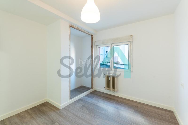 Foto f27cf737-902f-498a-91ca-f0212d8d365a. Etagenwohnung mit heizung in Milán - Pumarín Oviedo