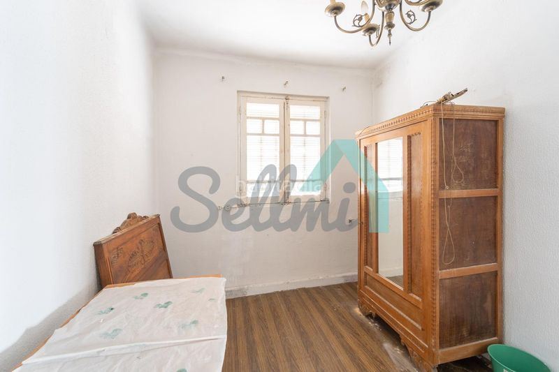 Foto c9929cc8-552e-415f-8d66-bea837a81d56. Casa pareada en Tineo
