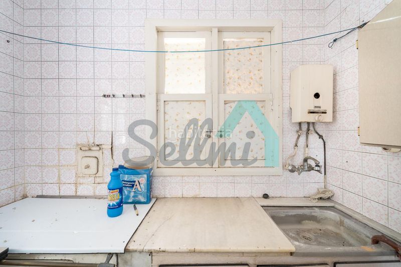 Foto fbf96740-9ec2-42bf-b6c4-582416a8af66. Casa pareada en Tineo