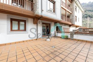 Ground floor  Del mercado