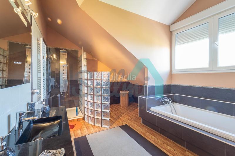 Foto 01fa59a7-09b9-4f96-8a3e-7b3b8f19fd71. Casa aparellada amb calefacció piscina a Santa María del Mar - El Puerto Castrillón