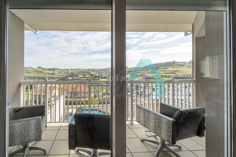 Foto 1e498ba0-3acc-44de-8148-3491890c40aa. Casa aparellada amb calefacció piscina a Santa María del Mar - El Puerto Castrillón