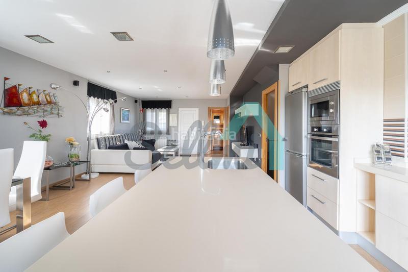 Foto 2101ddc7-81f2-4c8b-9242-2768f1ddcd52. Casa aparellada amb calefacció piscina a Santa María del Mar - El Puerto Castrillón