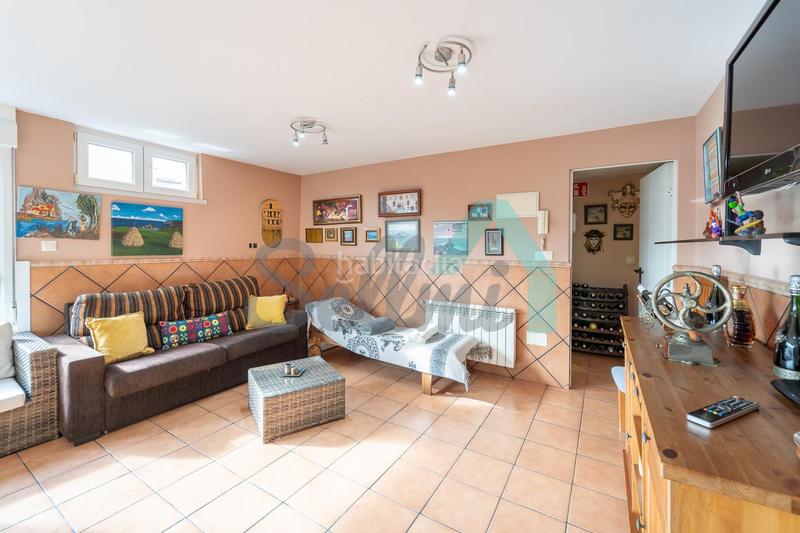 Foto 308b4bba-61dd-480d-836d-d09ccf23ea3e. Casa aparellada amb calefacció piscina a Santa María del Mar - El Puerto Castrillón