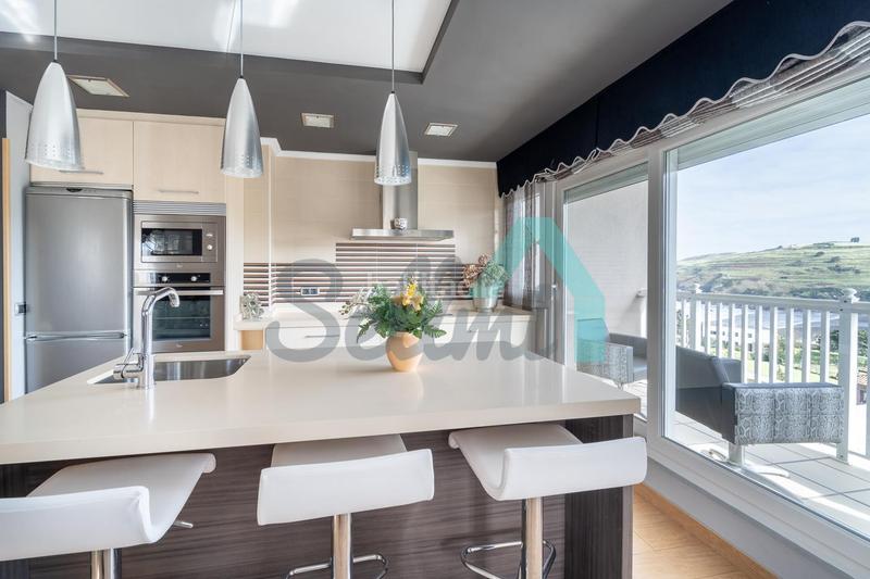 Foto 6eddcd2f-19aa-43fb-87a6-cf8aaa0d9f91. Casa aparellada amb calefacció piscina a Santa María del Mar - El Puerto Castrillón