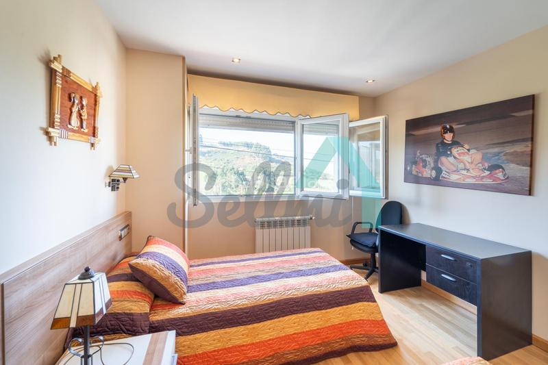 Foto 7bf6245c-6dea-437e-9a9c-07aea03cfd26. Casa aparellada amb calefacció piscina a Santa María del Mar - El Puerto Castrillón