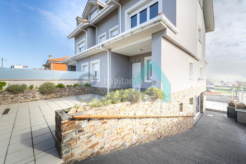 Foto 9e93eb5b-8154-4423-b6f2-cffd3597b70a. Casa aparellada amb calefacció piscina a Santa María del Mar - El Puerto Castrillón