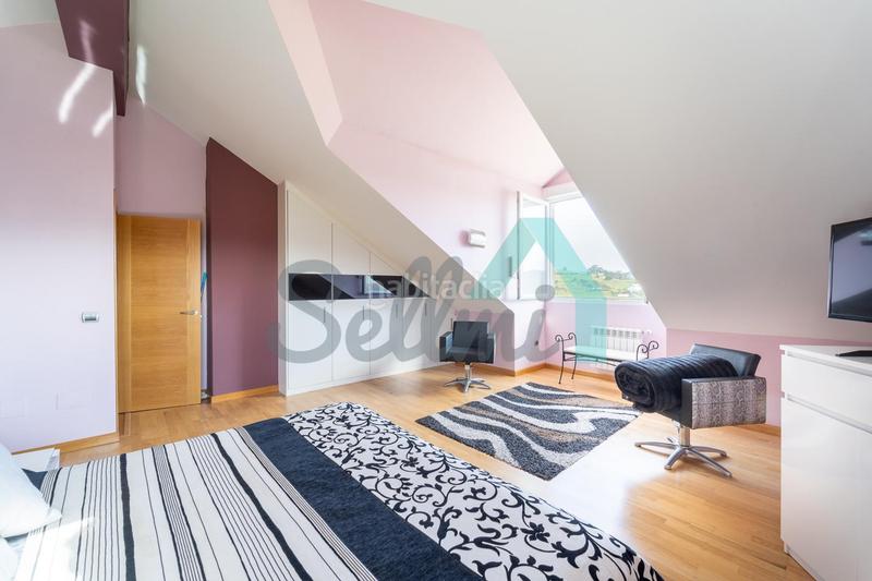 Foto be995516-c6a0-425d-bb46-1f1dc5a0ff57. Casa aparellada amb calefacció piscina a Santa María del Mar - El Puerto Castrillón