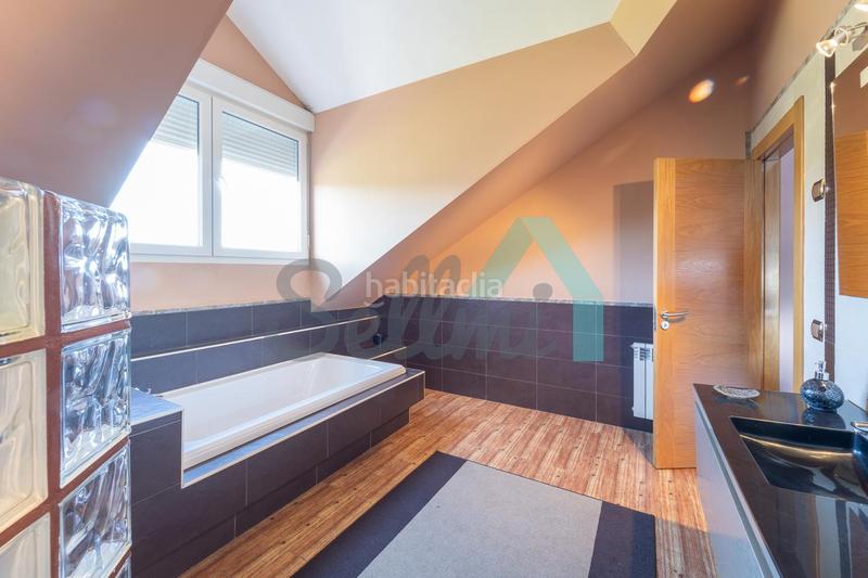 Foto d1b6569a-9e47-4b57-8680-91112aaf6484. Casa aparellada amb calefacció piscina a Santa María del Mar - El Puerto Castrillón