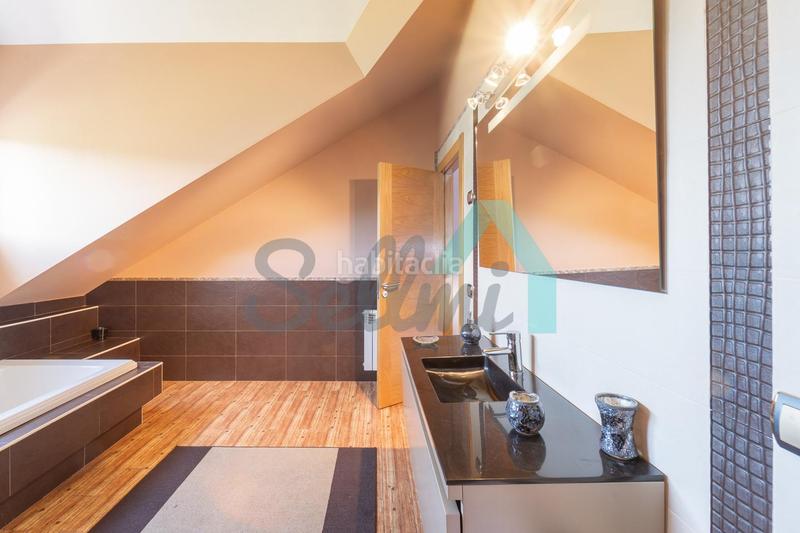 Foto e8df6e56-4cd4-40e3-a715-522a50b00ea2. Casa aparellada amb calefacció piscina a Santa María del Mar - El Puerto Castrillón