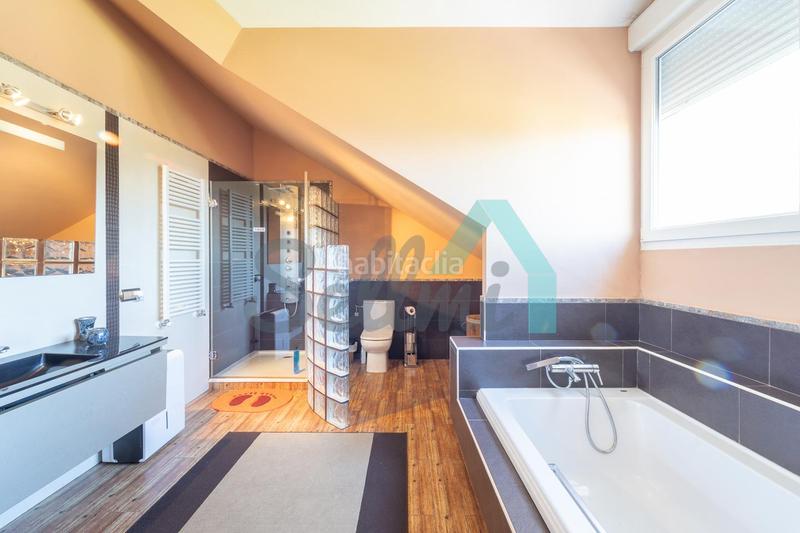 Foto eea8f9f3-ff74-4f26-872b-6a378fce10f4. Casa aparellada amb calefacció piscina a Santa María del Mar - El Puerto Castrillón